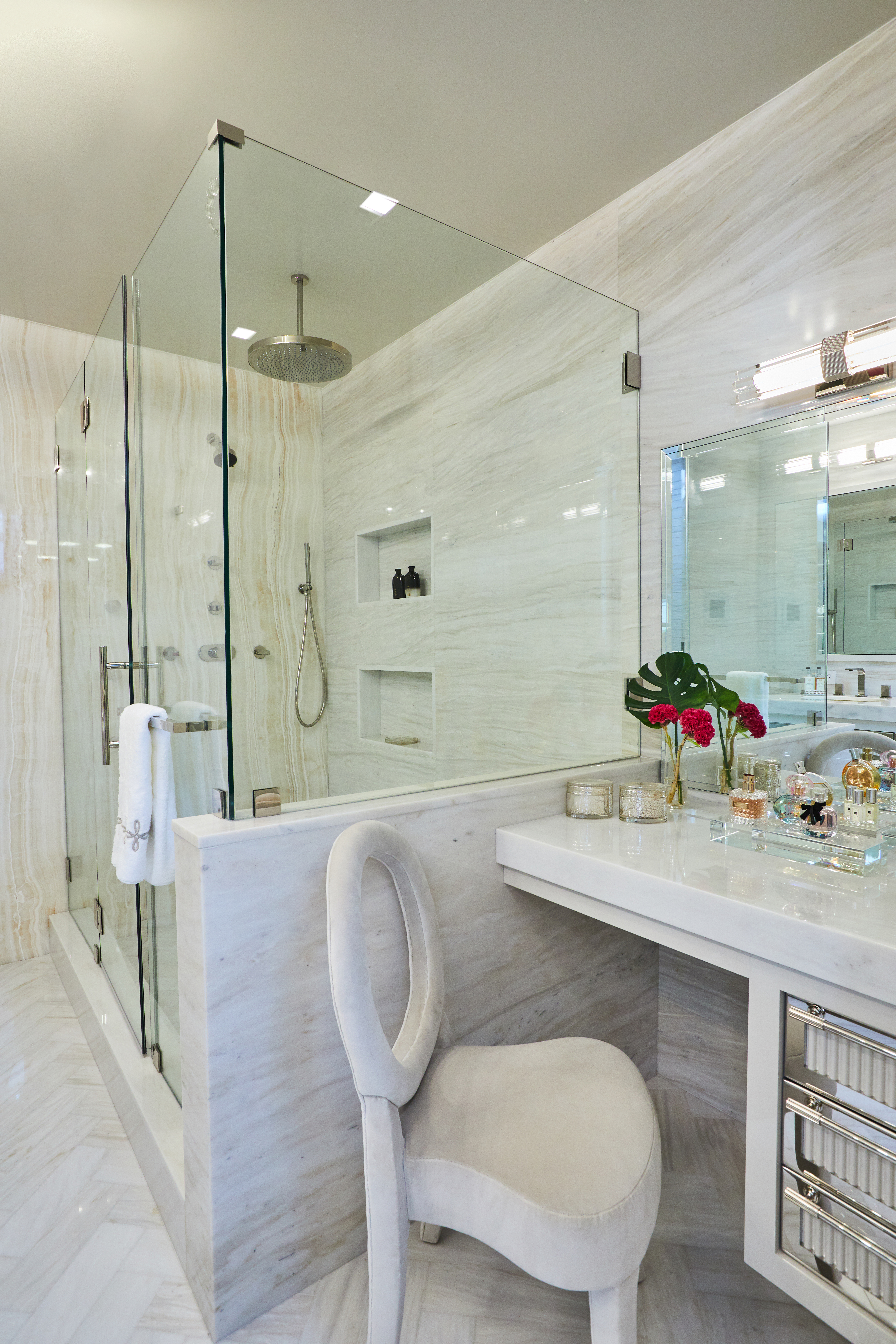 Bathroom accent lighting on